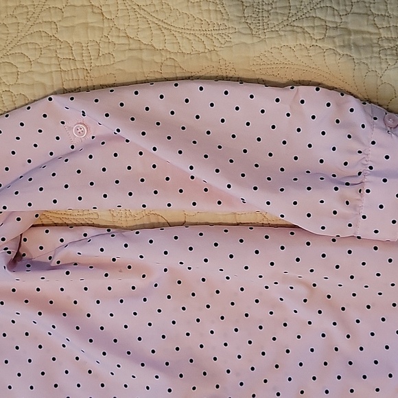Girls button down blouse. Pink with polka-dots. Size M 7/8 - Picture 4 of 4
